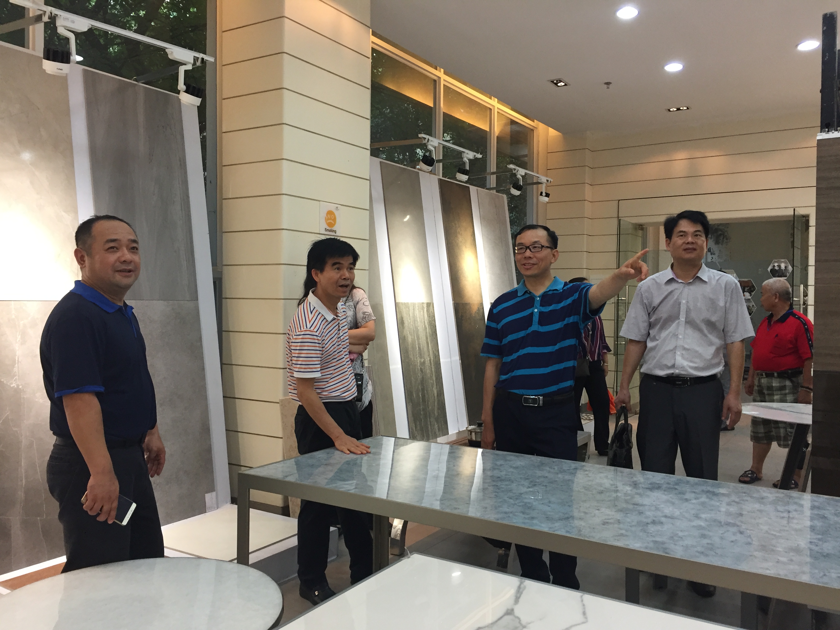 【参观派的实验室】