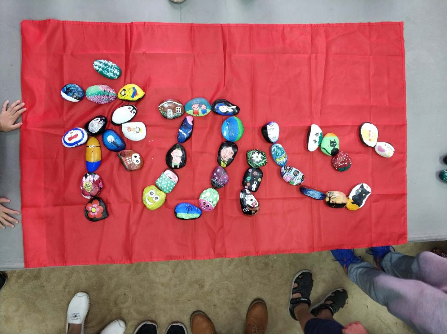 “职工心向党·绘出新时代”职工彩绘石头团建活动