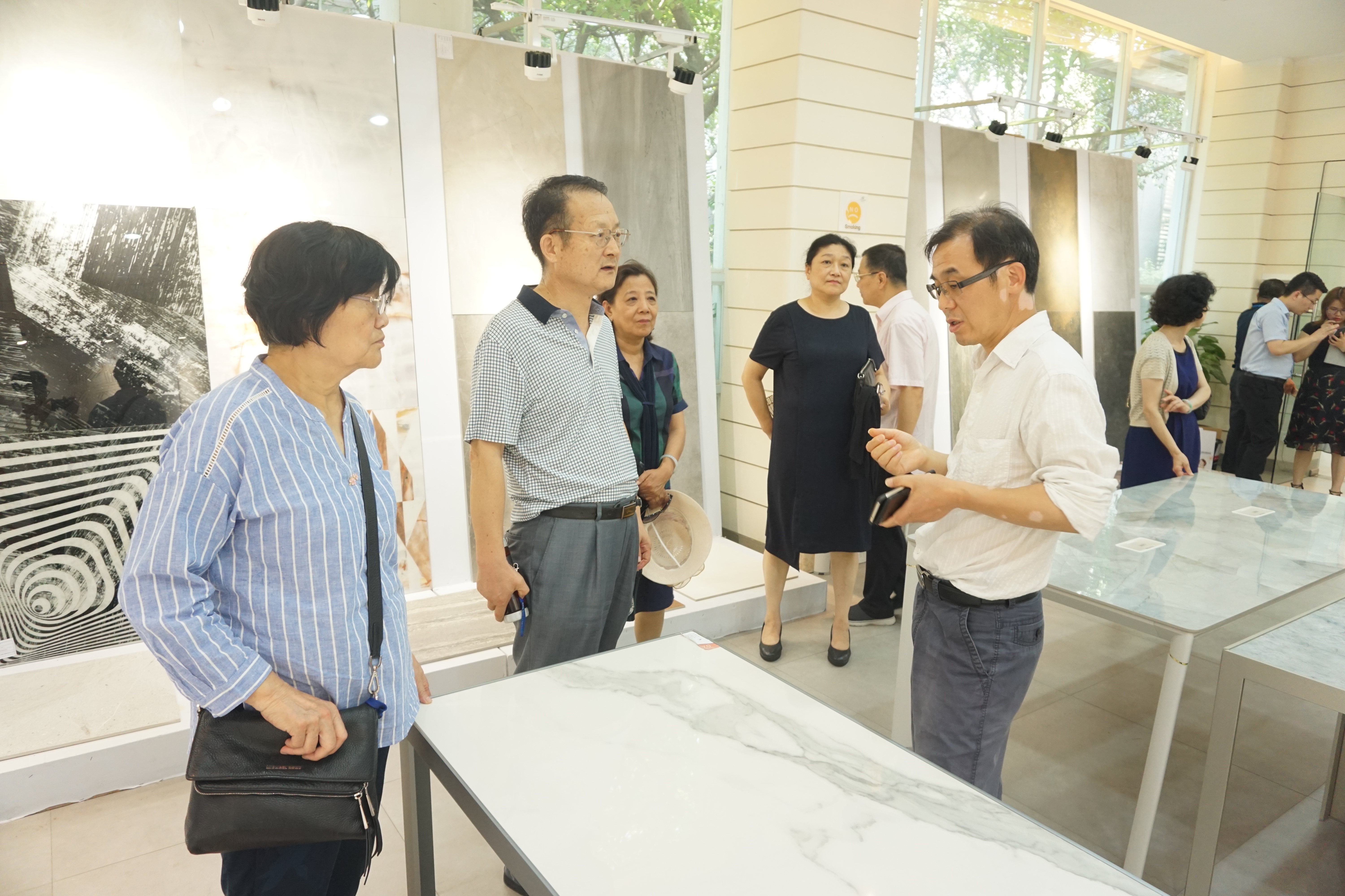 生产力促进中心领导考察新媒体园