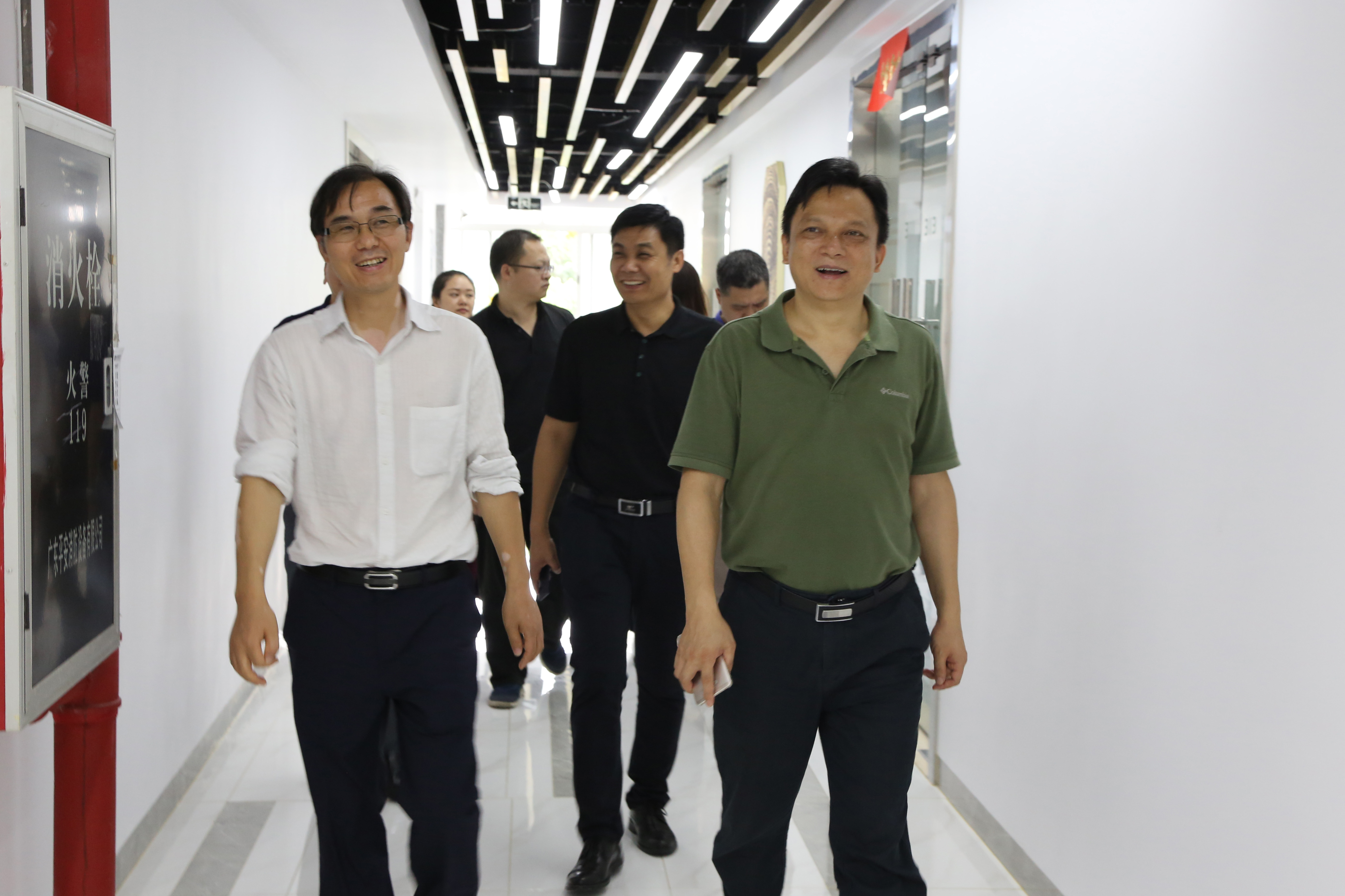 张槎街道党工委书记刘志诚到新媒体园调研